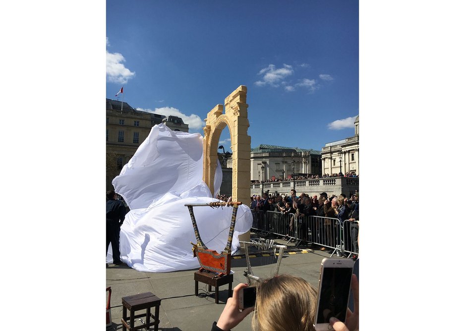 The replica of the Palmyra Victory Arch was unveiled in Trafalgar Square on 19 April 2016.