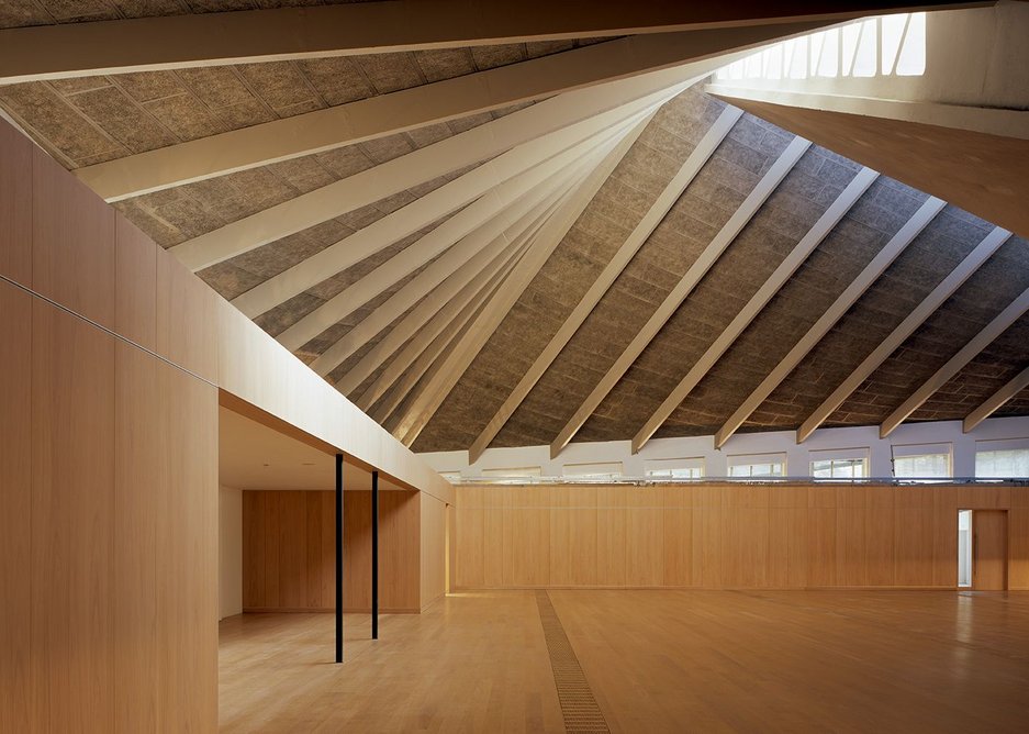 Orthogonal, meet swoopy - Pawson's oak-lined top floor celebrates the original Commonwealth Institute roof.