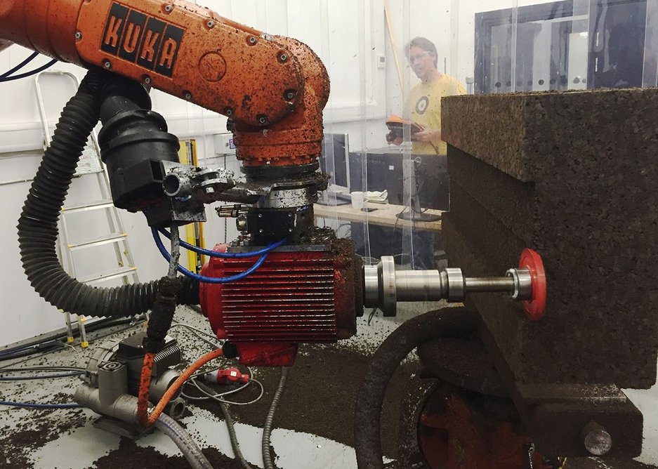 Robotic milling of a cork block at B-made, The Bartlett School of Architecture UCL, 2016.