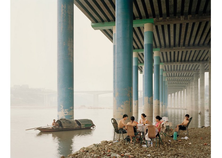 Nadav Kander, Chongqing IV (Sunday Picnic), Chongqing Municipality, 2006.