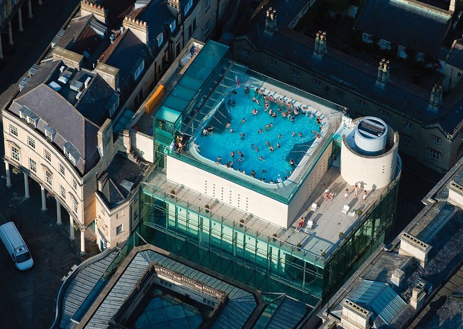 The rooftop pool of Thermae Bath Spa from above. Thermae Bath Spa, Bath by Grimshaw Architects.