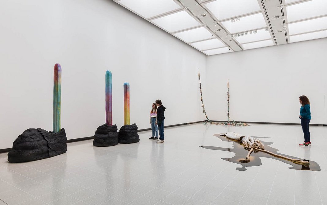 Installation view of work by Salvatore Arancio (left), Serena Korda (rear) and David Zink Yi (right) at Strange Clay - Ceramics in Contemporary Art, at the Hayward Gallery (until 8 January 2023). Photo Mark Blower. Courtesy the Hayward Gallery