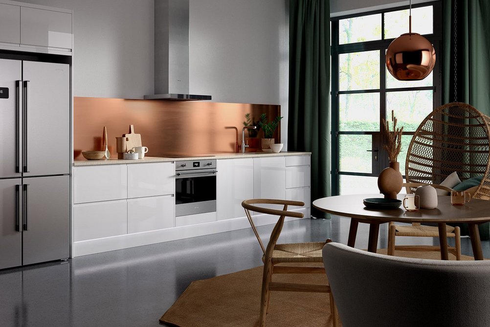 Häfele Aspekt Stirling Gloss replacement kitchen cabinet doors and plinth in Ice White.