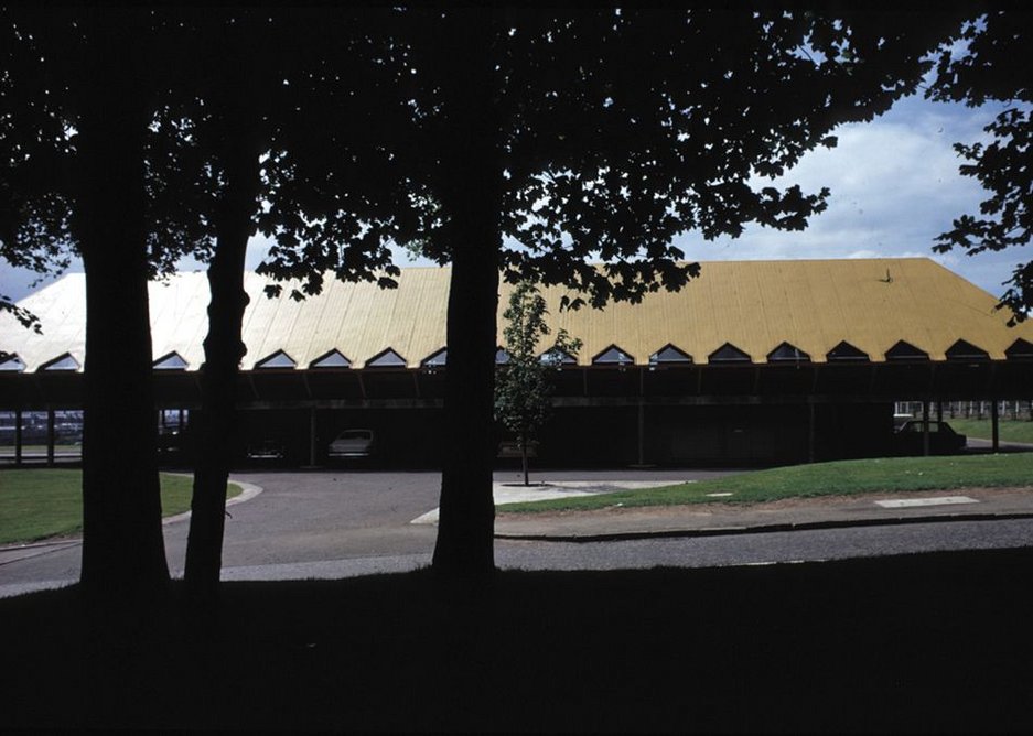 The original yellow steel sandwich roof has been replaced.