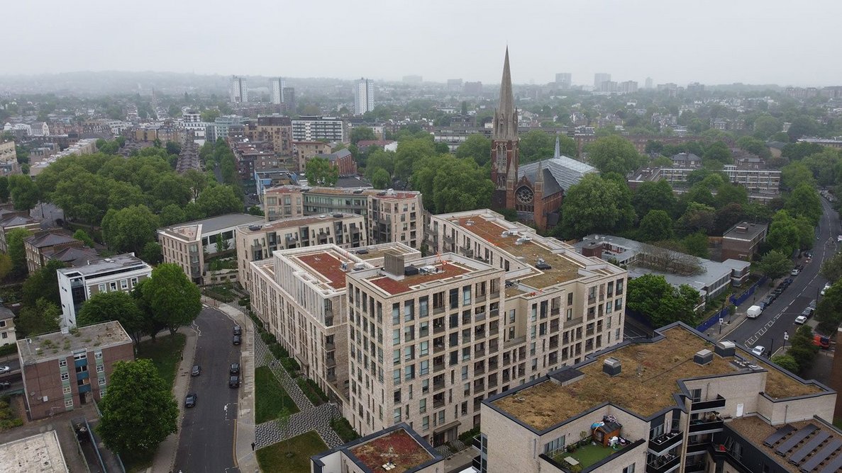 Unity Place, Kilburn. The green roofs provide biodiversity benefits. Ravatherm XPS X uses available space efficiently in order to achieve low U-values.