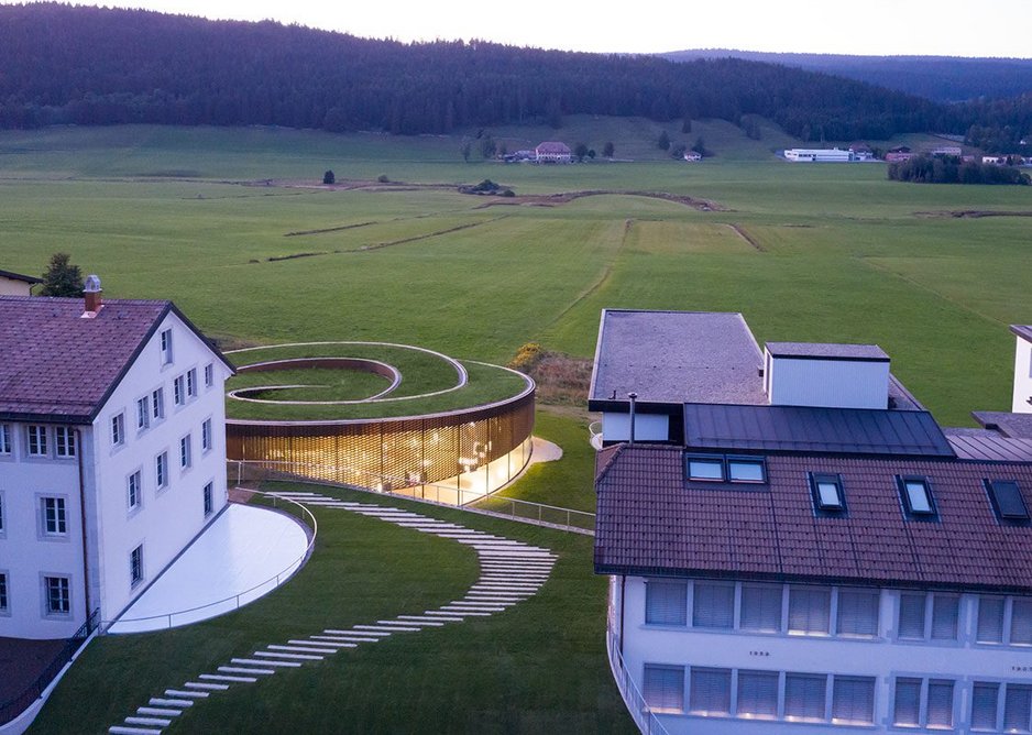 The museum’s green roof nestles the building in its bucolic landscape.
