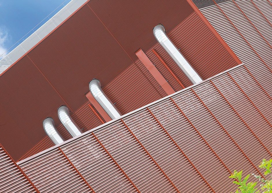 Linius: sleek whole facades with a pronounced horizontal accent.