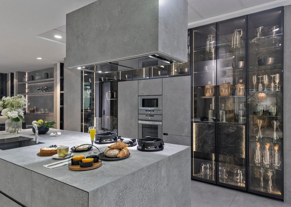 Neolith New York-New York and Amazonico sintered stone in the kitchen showroom.