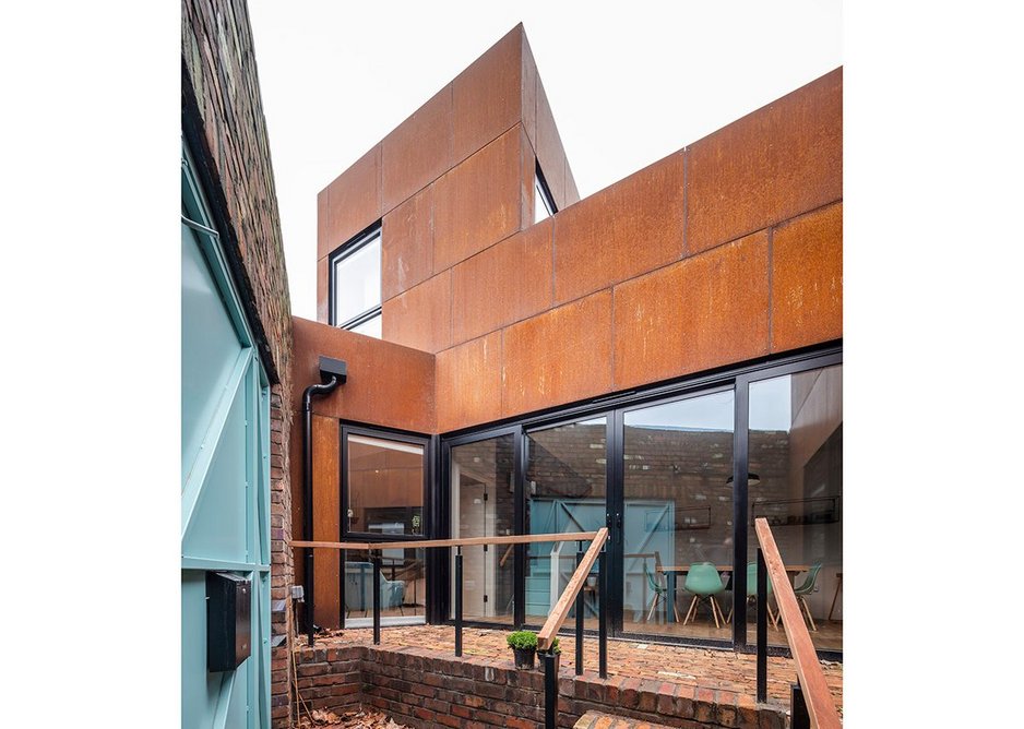 Corten Courtyard House.