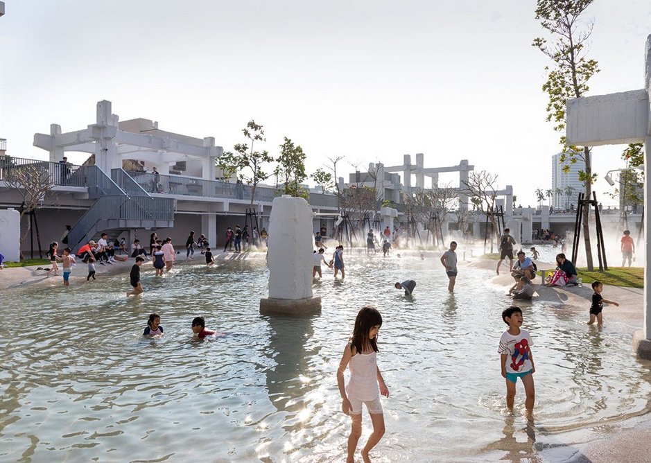 Water levels can be adjusted according to season and need. Misters positioned all around the lagoon provide localised cooling.