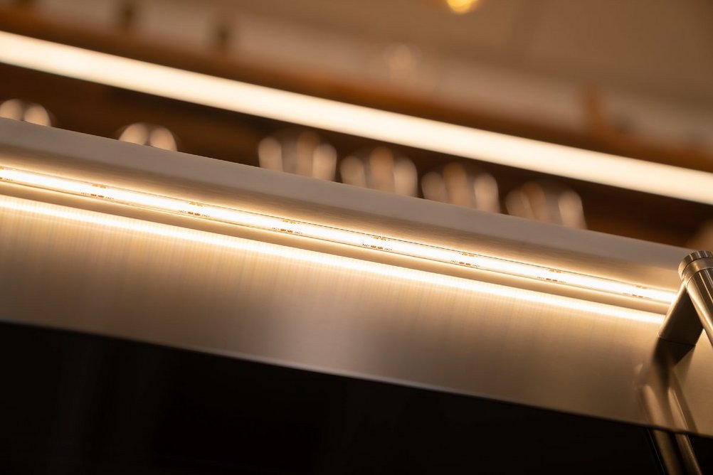 With 480 diodes per metre, Loox LED COB offers an improved aesthetic.