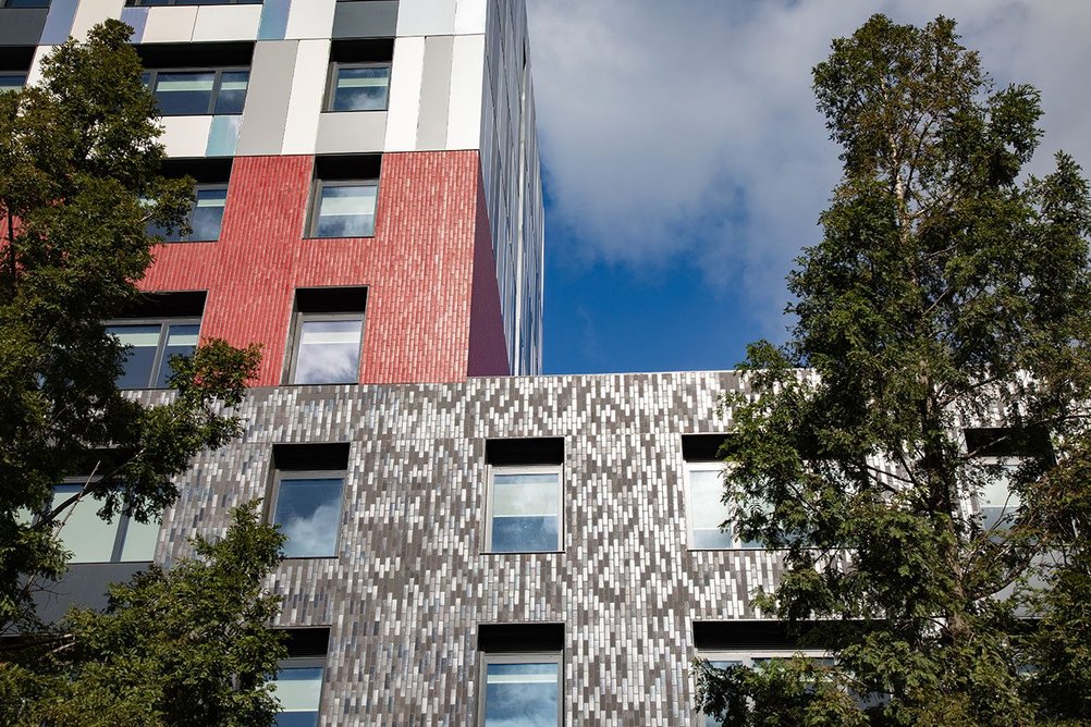 Senior aluminium windows: bringing buildings to life.
