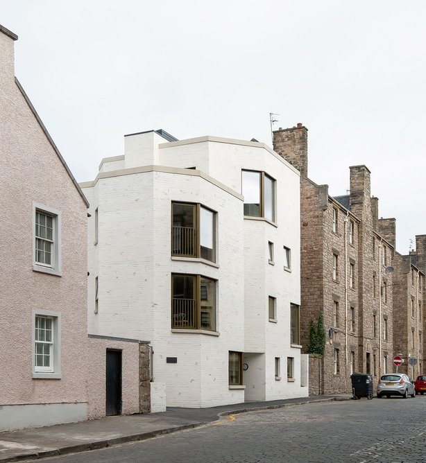 Simon Square: a contemporary tenement built on a constrained site.