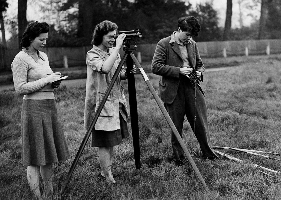 Students at Mount House, 1940s.