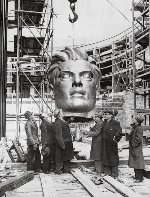 Vyacheslav Andreyev’s sculpture under installation for Iofan’s Soviet Pavilion at the 1939 New York World’s Fair