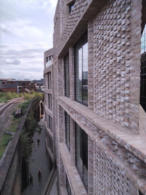 Building 2: Brick slip sills were manufactured offsite and delivered complete with bricks bonded for final pointing.
