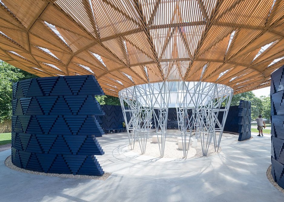 The roof of this year's Serpentine Pavilion by Kéré Architecture touches down in the centre of the pavilion.