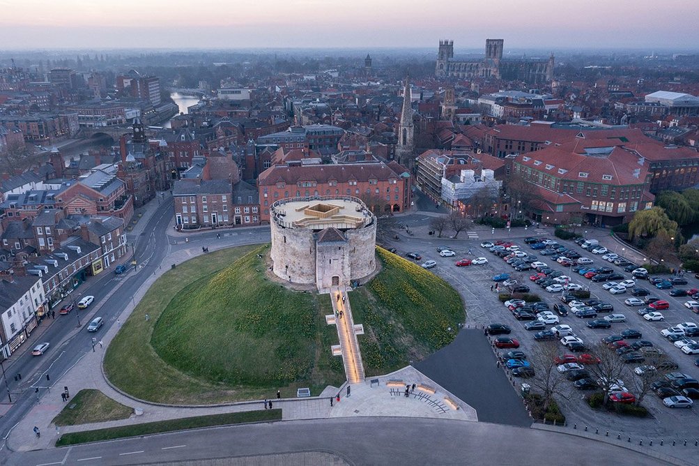 Clifford's Tower. Dirk Lindner