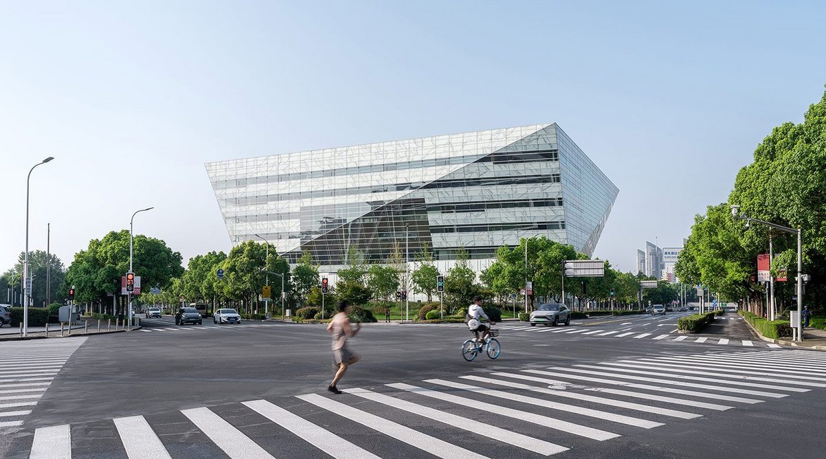 Shanghai Library East is China’s largest public library with a total area of 115,000m².
