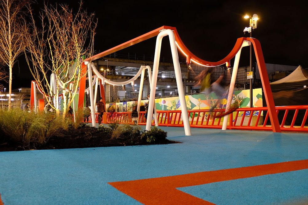 Integrated LED lights allow the play equipment to be used safely during the darker winter months.