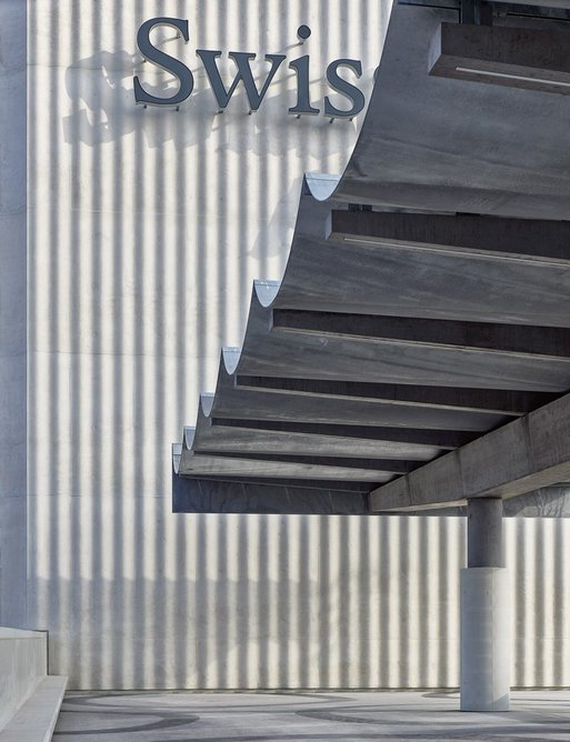 The concrete’s drape-like corrugations on display at the south terrace.