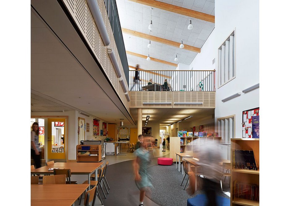 Wilkinson Primary School: The central hub works for many things including a breakout space. The space was gained by eliminating the need for enclosed corridors.
