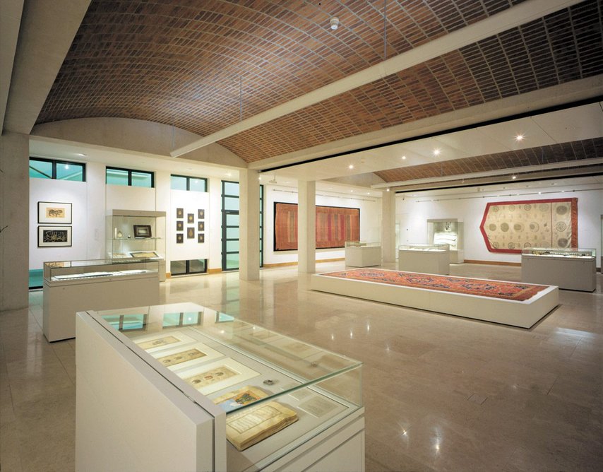 Brunei Gallery, SOAS, University of London (1995).