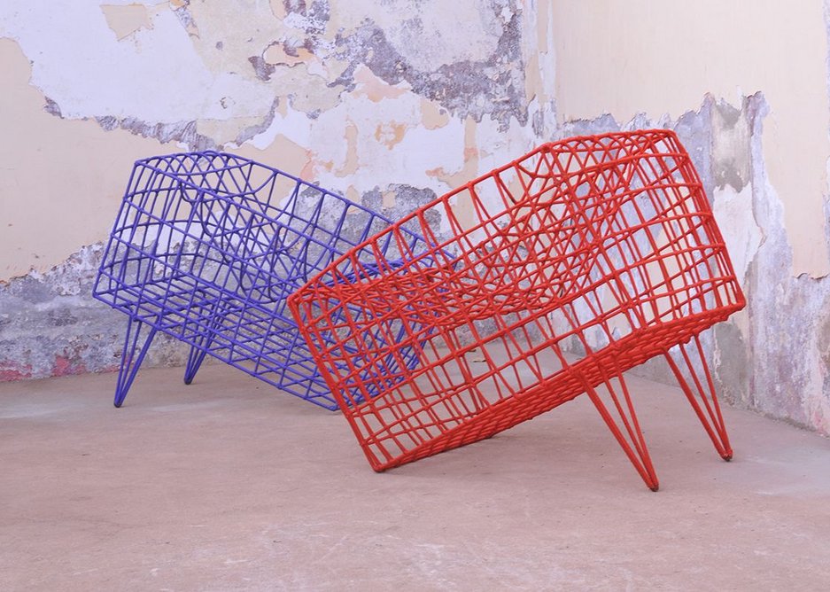 Fauteil Sansa bleu chair by Cheick Diallo.