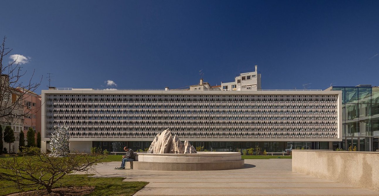 The ceramic facade screen by Maria Ana Vasco Costa is inspired by Brazilian cobogós.