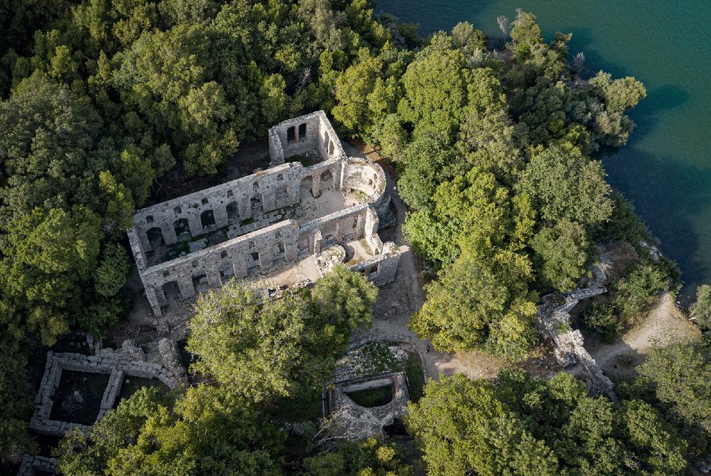 Butrint National Park: Remains of the Great Basilica in Butrint's ancient city.