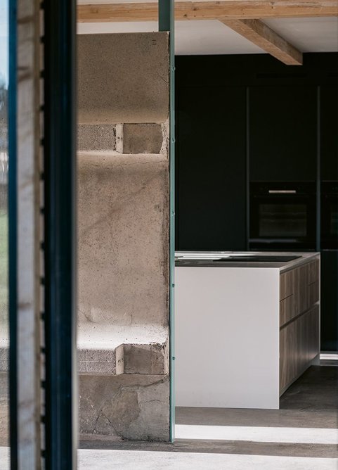 The design achieves a play of light and shade.
