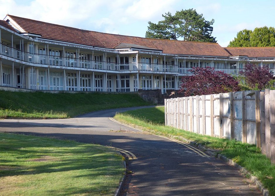 The balconies on West's Benenden sanatorium are later additions. He rejected the idea of balconies on the grounds that they would give opportunity for cross-infection.
