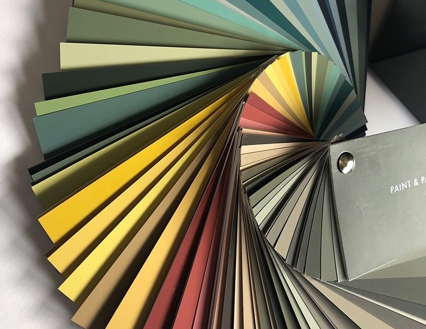 The Paint & Paper Library Fandeck: the portable way to choose colours and select coordinating shades with confidence.