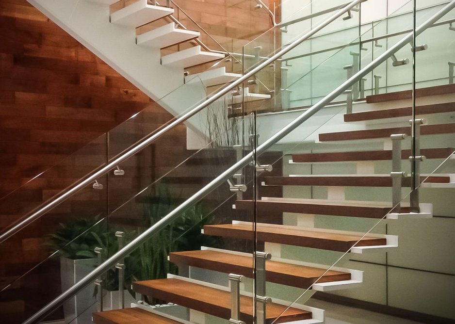 HDI Railing Systems' Kubit balustrade features elliptical posts that hide all connections.