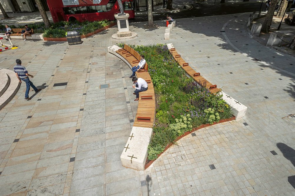 Redesigned garden in front of St Clement Danes, with new benches in Whitbed Portland stone made by Furnitubes.
