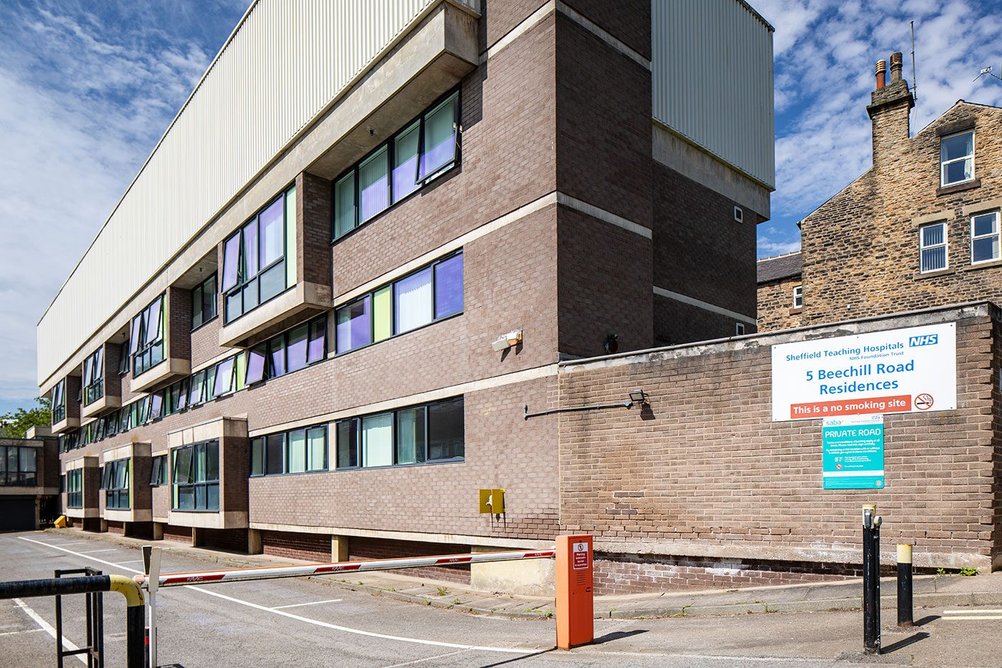 Senior’s Ali VU aluminium windows at Beech Hill Block 4, Royal Hallamshire Hospital, Sheffield.
