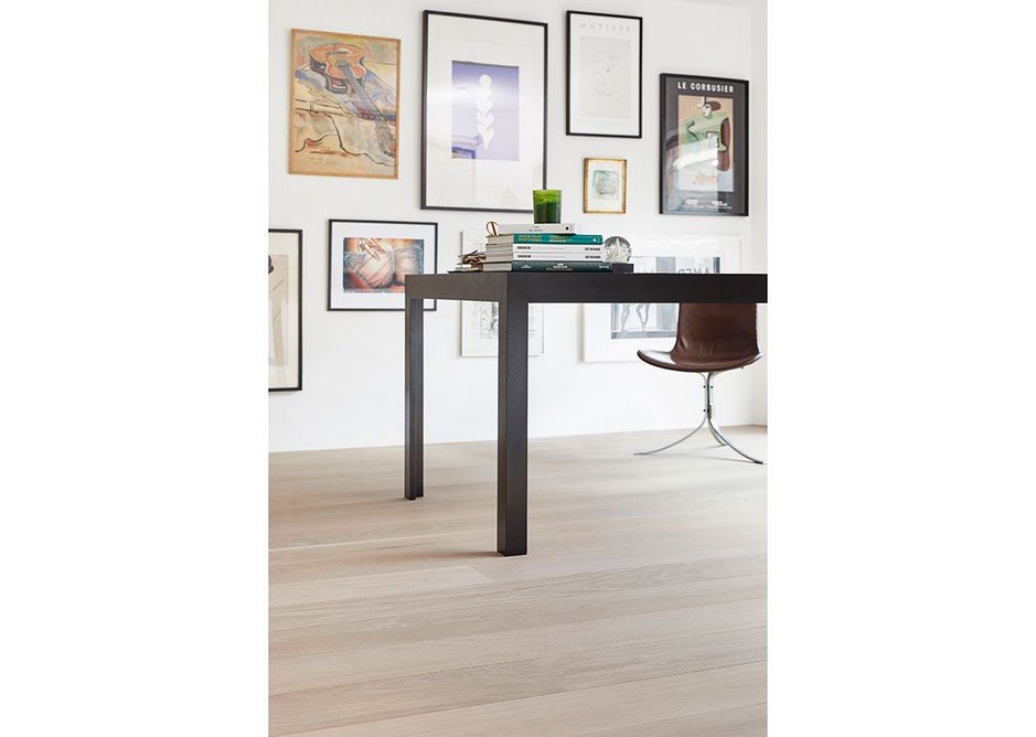 Oak Boulevard's white oil finish allows the natural grain of the timber to shine through.