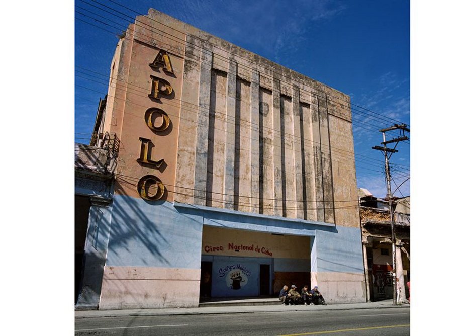 Cine Apolo Havana.