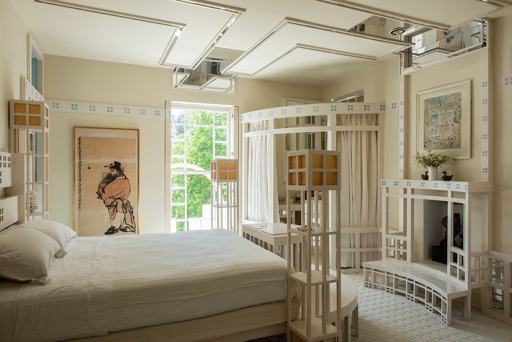 The Four Square Room is Jencks’ bedroom with many iterations of the subdivided square motif.