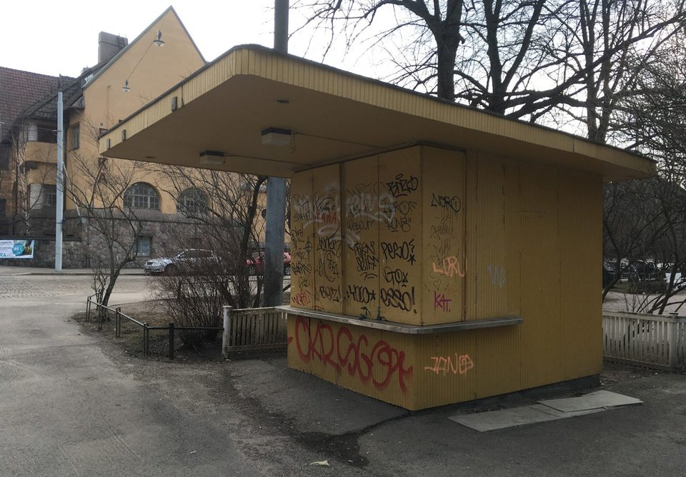 A disused kiosk in Sweden reflects the struggles faced by small retailers.