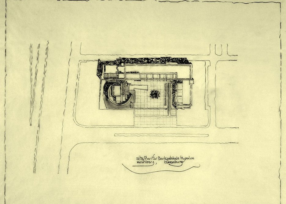 Site plan for Richard Meier’s Hypolux Bank Building in Luxembourg (1989-1993), with Frank Stella sculpture in the courtyard. Courtesy Richard Meier & Partners Architects.