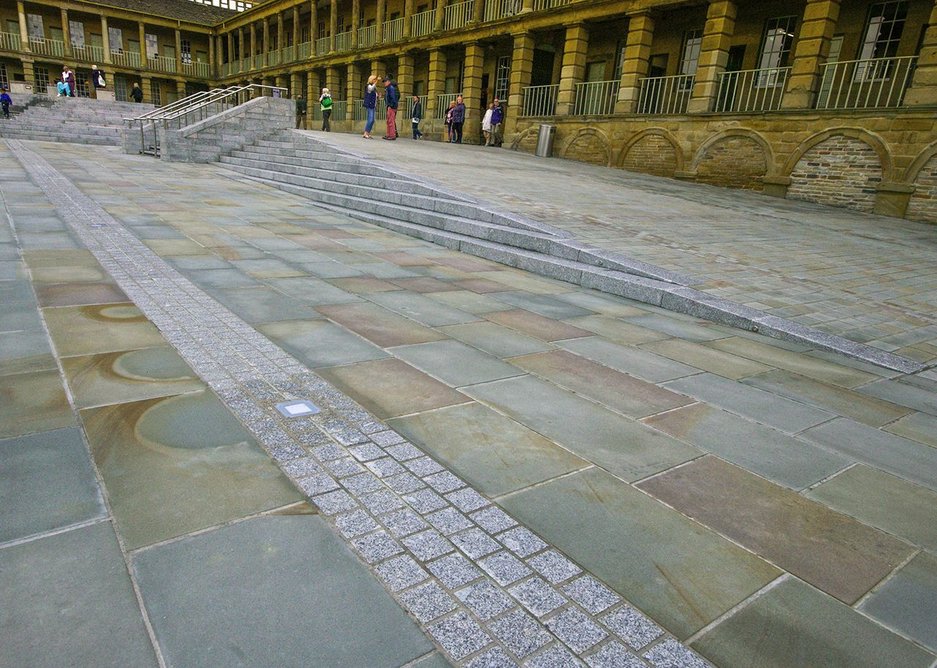 The HLF–supported project specified that materials be sourced from Europe. Hardscape provided a mixture of British and Portuguese stone