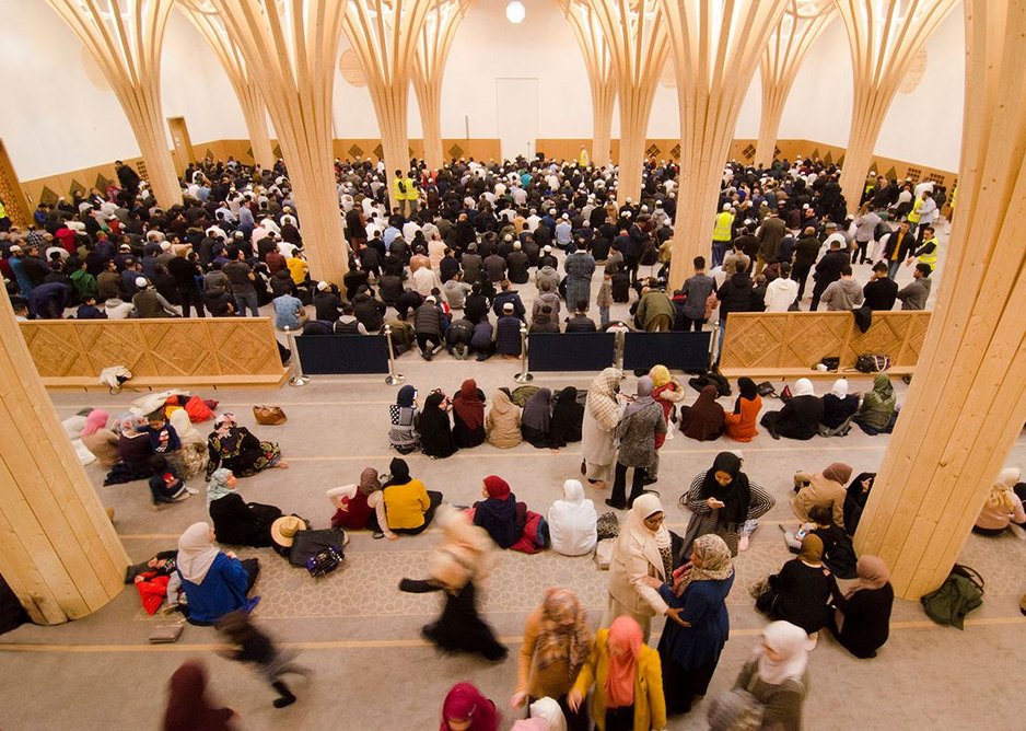 The main prayer hall accommodates men and women with a moveable partition between, of varying heights. The mosque claims to be the most inclusive of women in the country.