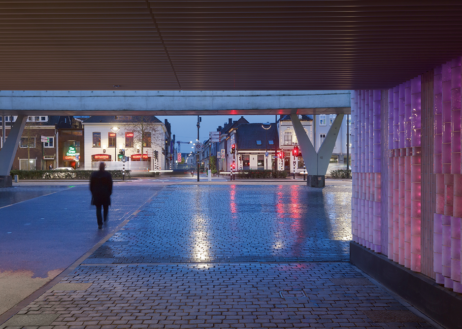 At the Willem II passage in Tilburg, the illuminated, interactive wall creates a safe route to a developing, post-industrial part of the city.