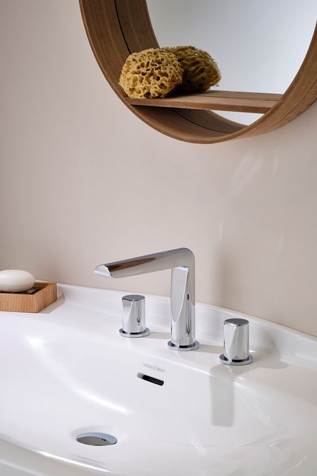 Parabola basin mixer in Polished Chrome.