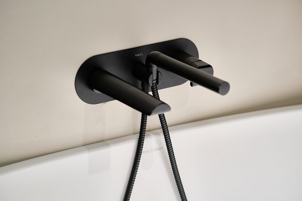 Parabola wall-mounted bath/shower mixer in Black.