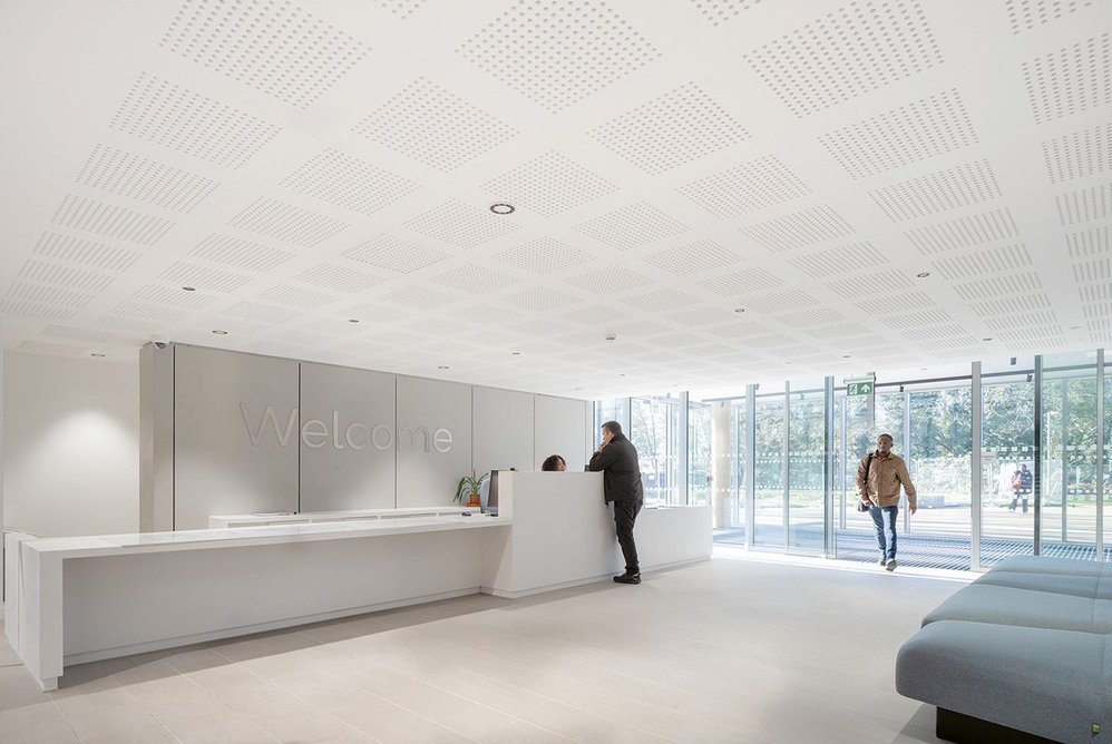 Robust ceramic planks line the ground floor reception, café and circulation areas.