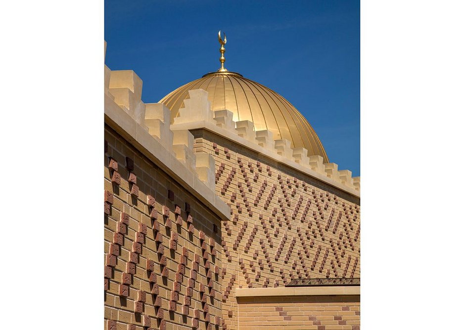 The castellated parapet evokes historic Islamic architecture and symbolises the meeting of heaven and earth. A dome is positioned on a central axis in the prayer hall, symbolising the vault of heaven.
