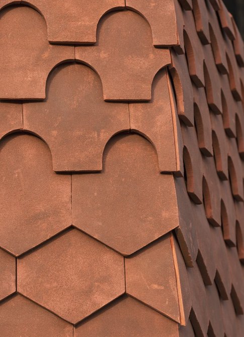 Joint detail of the different tiles.