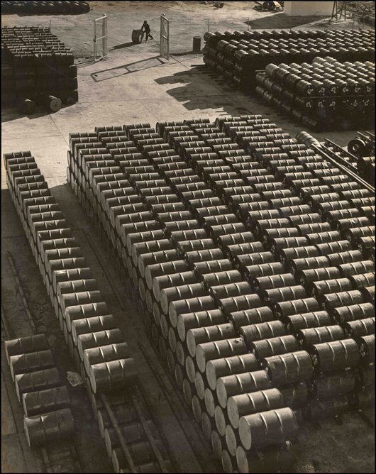 Nancy Sheung, Drum Yard, 1960s.